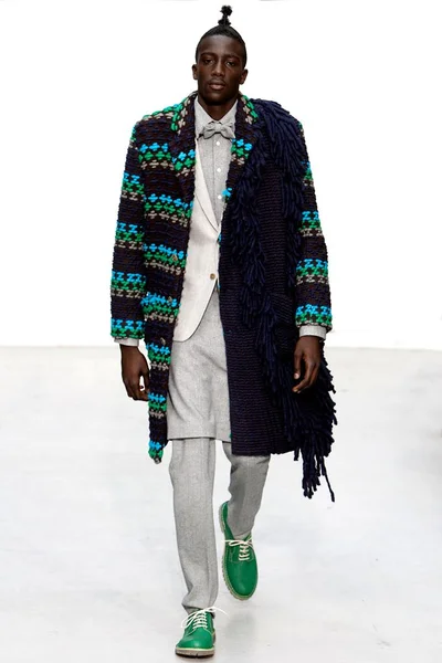 Look 28